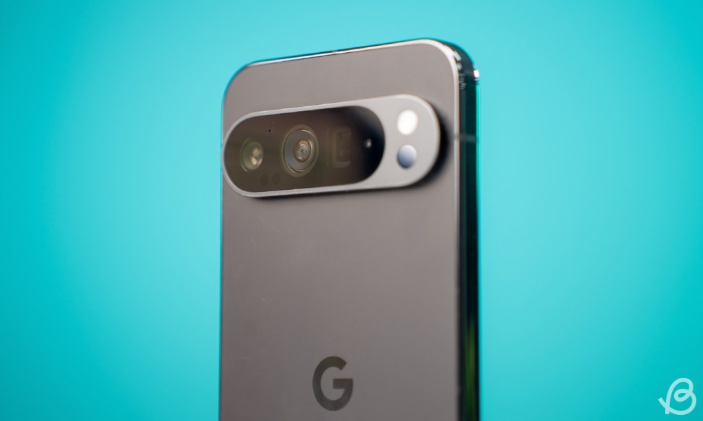 Samsung Galaxy S25 Ultra vs Pixel 9 Pro XL: Bataille de Suprématie Android 10 Close Up Shot du module de caméra arrière Google Pixel 9 Pro XL