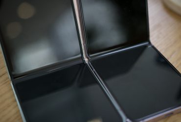 Samsung Galaxy Z Flip 7: Design, Displays, Camera, Specs, Battery, Charging, Software, Features, Release Date, Pricing 25 Samsung Galaxy Z Flip 7: Design, Displays, Camera, Specs, Battery, Charging, Software, Features, Release Date, Pricing