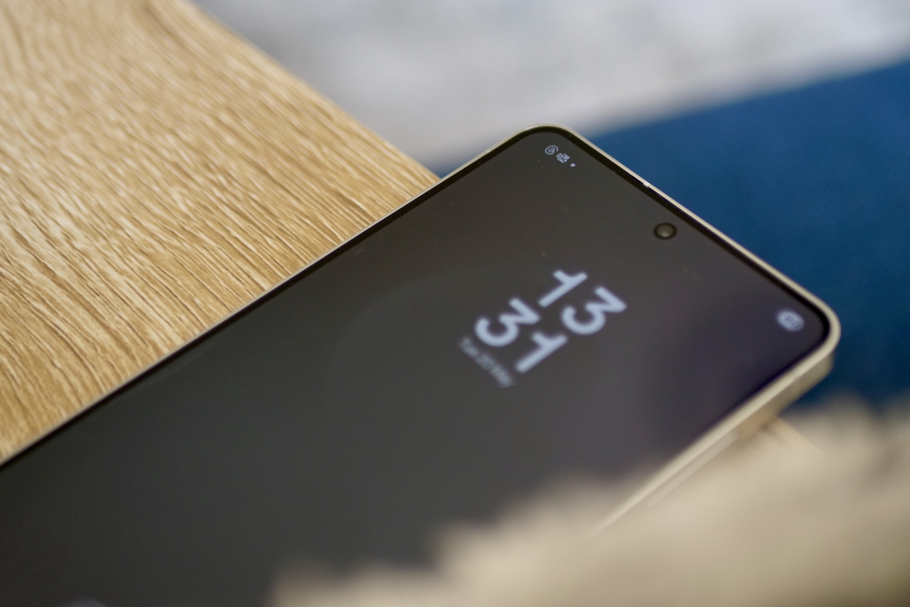 Améliorez Samsung One UI 7 : Modifiez ce paramètre clé pour de meilleures performances 6 Notifications sur l'écran de verrouillage dans One UI 7 de Samsung.