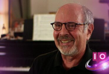 Mark Snow, compositeur de 'X-Files', décède à 78 ans 10 Mark Snow, compositeur de 'X-Files', décède à 78 ans