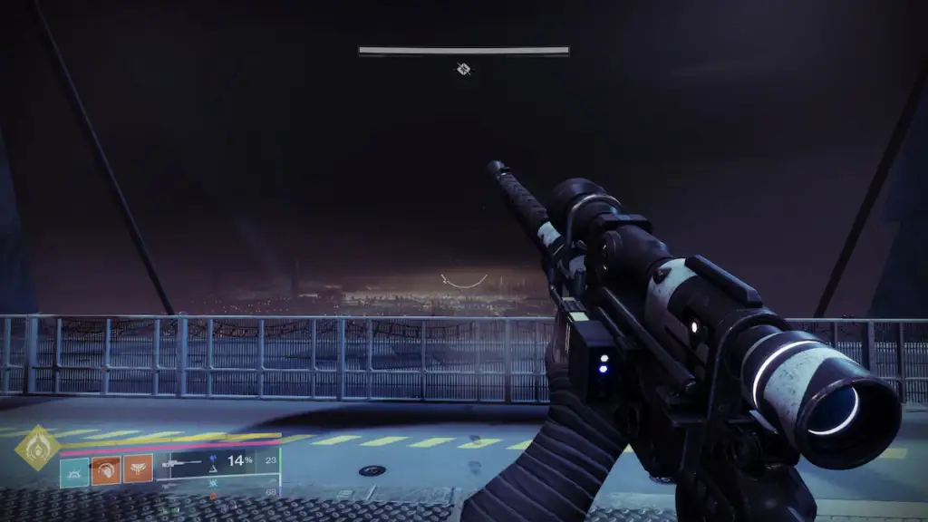 Destiny 2 : Comment obtenir les honneurs de la conspiration et meilleurs conseils 7 Un gardien recharge le fusil de sniper Conspiracy Honed au même moment que l'indication sur les croisements, leur accordant une période de génération de chaleur réduite.