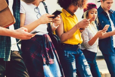 64 % des adolescents utilisent des chatbots d'IA pour la santé mentale : une tendance en croissance 10 64 % des adolescents utilisent des chatbots d'IA pour la santé mentale : une tendance en croissance