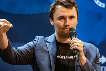 Après la mort de Charlie Kirk : Une nouvelle ère de surveillance des médias sociaux par les employeurs 13 Après la mort de Charlie Kirk : Une nouvelle ère de surveillance des médias sociaux par les employeurs