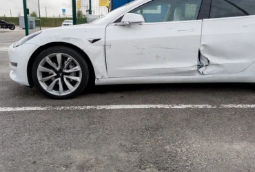 Elon Musk a insisté sur des modifications des portes de Tesla au milieu des préoccupations persistantes 5 Elon Musk a insisté sur des modifications des portes de Tesla au milieu des préoccupations persistantes