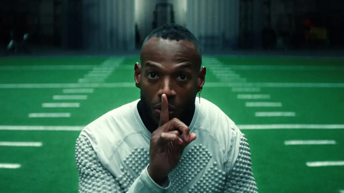 Marlon Wayans réagit à la bande-annonce de Scary Movie 6 – Avant-goût pirate 5 Marlon Wayans réagit à la bande-annonce de Scary Movie 6 – Avant-goût pirate