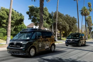 Uber teste des fourgonnettes VW ID. Buzz autonomes à Los Angeles ; trajets ouverts au public d'ici 2026 8 Uber teste des fourgonnettes VW ID. Buzz autonomes à Los Angeles ; trajets ouverts au public d'ici 2026