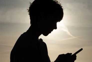 Google conclut un accord avec des adolescents alors que les cas d'addiction aux réseaux sociaux se multiplient 14 Google conclut un accord avec des adolescents alors que les cas d'addiction aux réseaux sociaux se multiplient